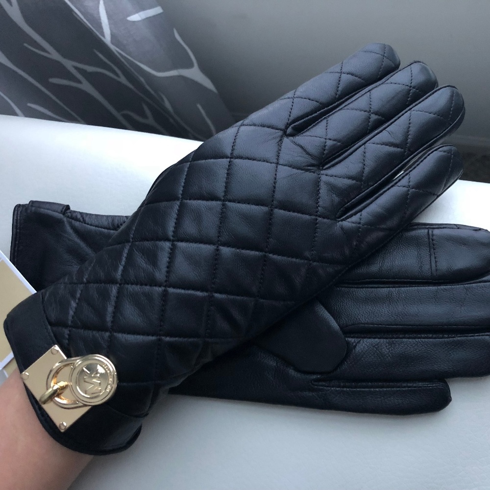 MICHAEL KORS LEATHER GLOVES. NEW!